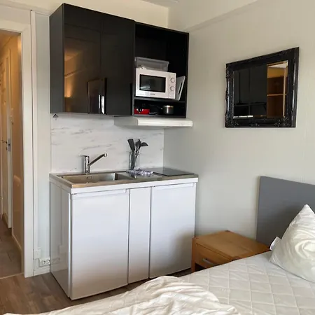 דירה Renovated Near Dining & Access