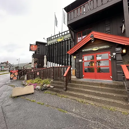 Renovated Near Dining & Access