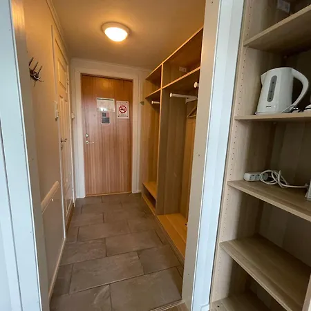 Renovated Near Dining & Access Διαμέρισμα